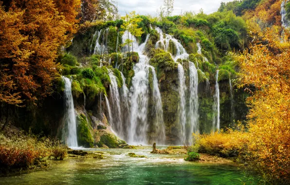 Картинка осень, скала, озеро, водопад, Хорватия, Plitvice National Park