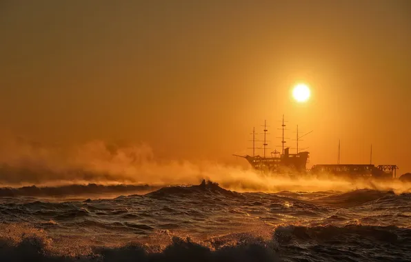 Море, закат, корабль