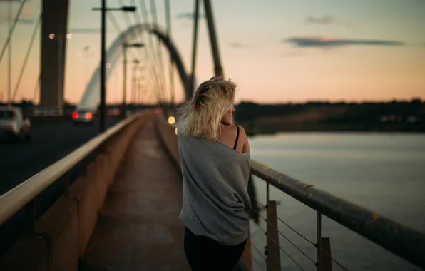 Картинка девушка, мост, блондинка