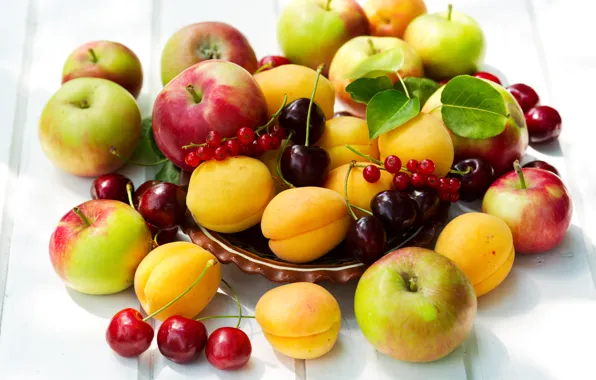 Ягоды, яблоки, фрукты, смородина, черешня, абрикосы, fruits, berries