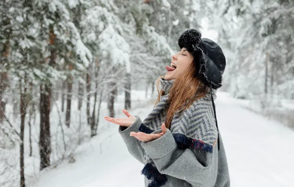 Картинка язык, девушка, снег, шапка, шатенка, пальто
