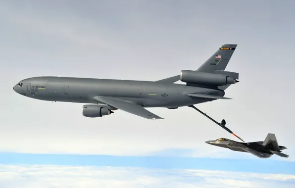 Картинка оружие, самолёты, F-22 Raptor, A KC-10