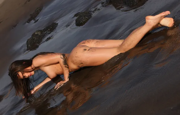 Песок, море, взгляд, девушка, шатенка, нагота, Little Caprice