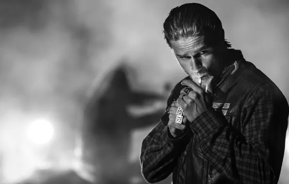Картинка simple background, cigarettes, TV series, rings, celebrity, smoking, actor, Sons of Anarchy