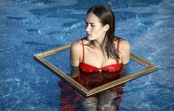 Вода, девушка, рамка