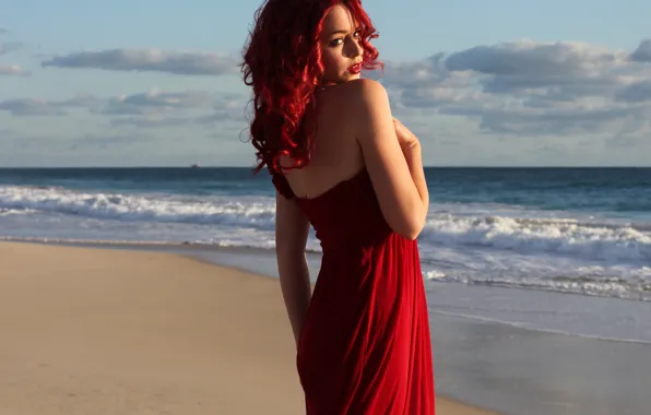 Картинка море, волны, пляж, взгляд, девушка, лицо, красное платье, красные волосы
