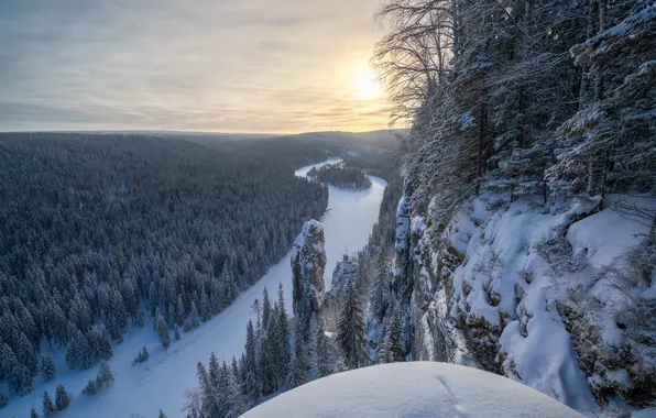 Картинка зима, снег, пейзаж, горы, природа, река, скалы, столбы