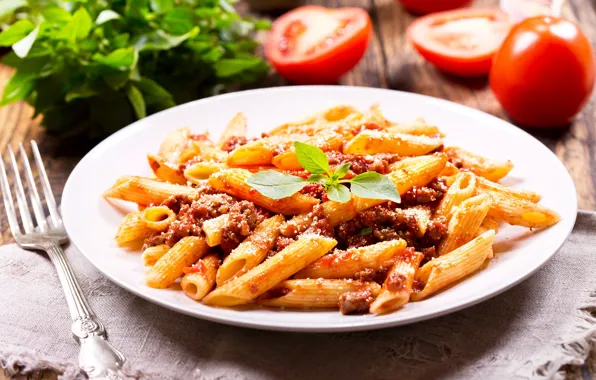 Мясо, помидоры, макароны