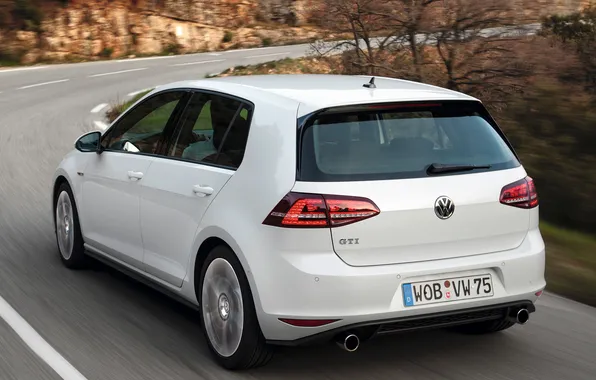 Картинка машина, Volkswagen, вид сзади, в движении, Golf, GTI, 5-door