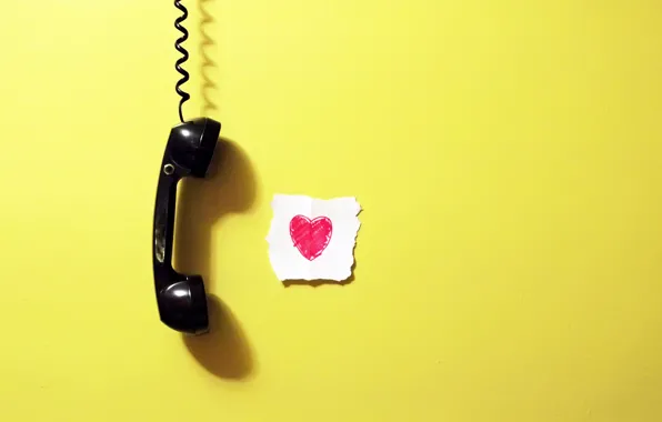 Картинка стена, сердце, телефонная трубка, бумажка