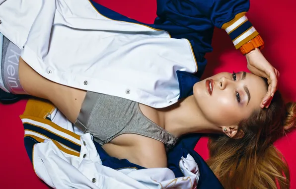 Поза, стиль, модель, макияж, куртка