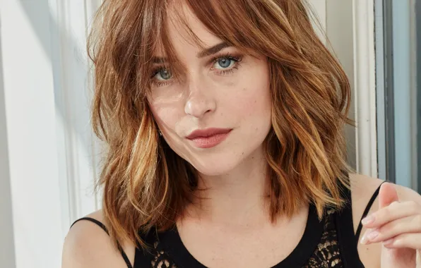 Взгляд, портрет, макияж, прическа, шатенка, красотка, Dakota Johnson, Marie Claire