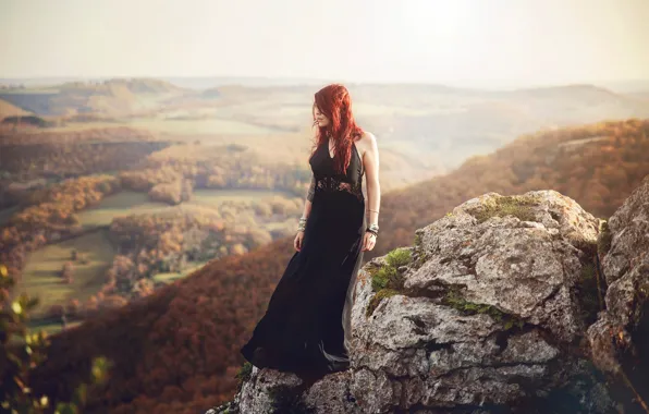 Картинка пейзаж, скала, камень, высота, рыжеволосая, Lorène