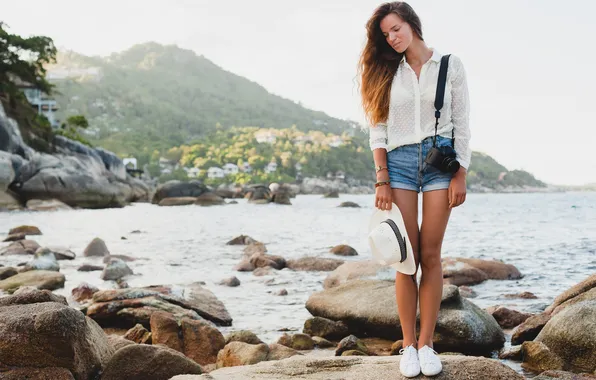 Картинка girl, shorts, woman, young, model, pretty, brunette, cute
