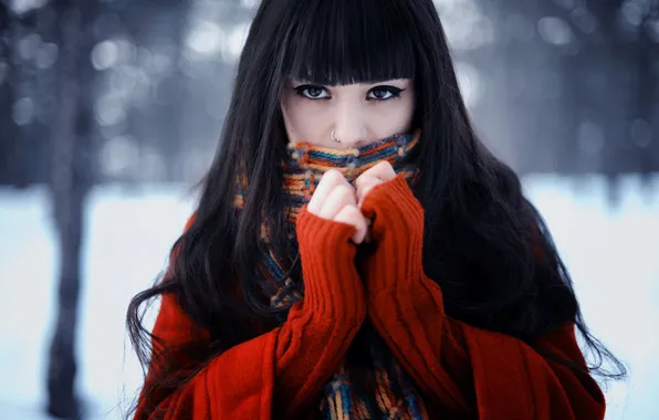 Картинка зима, взгляд, девушка, шарф, пирсинг, брюнетка, свитер