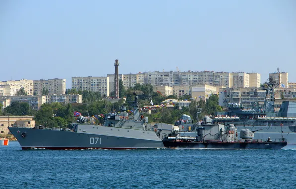 Корабль, противолодочный, малый, Парад, Черноморский Флот, Суздалец