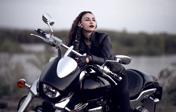 Картинка девушка, sky, nature, motorcycle, model, brunette, jacket, leather jacket