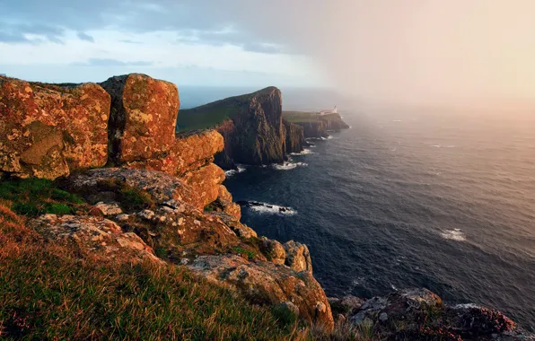Картинка море, свет, скалы, маяк, циклон, британия, шотландия, на краю