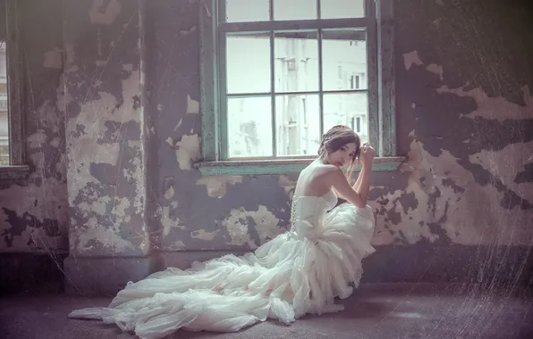 Девушка, дома, платье, окно