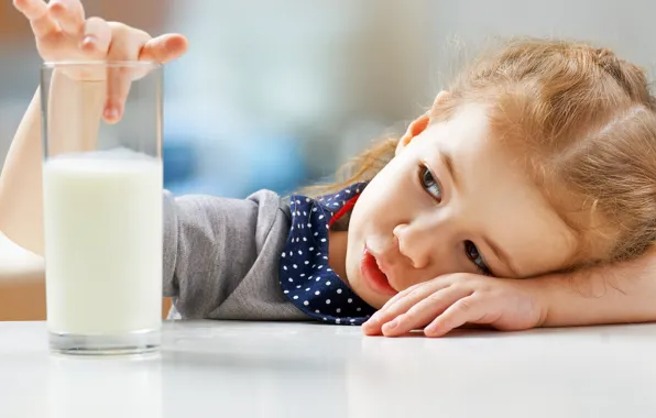 Стакан, стол, ребенок, руки, молоко, девочка, girls, Milk