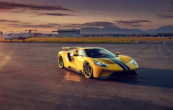 Картинка Ford, supercar, yellow, airport, jet, Ford GT MK II 5k