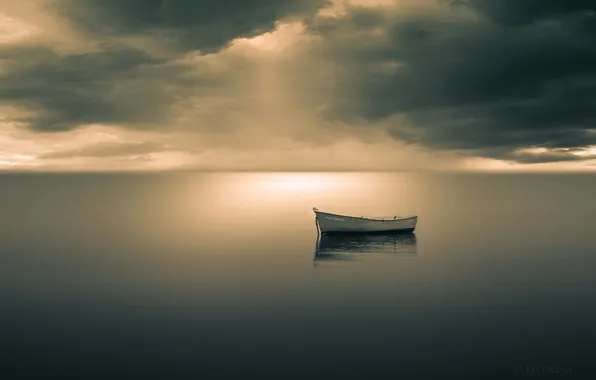 Картинка море, облака, лодка, горизонт