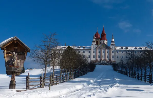 Картинка зима, снег, дом, башня, купол, монастырь, святилище