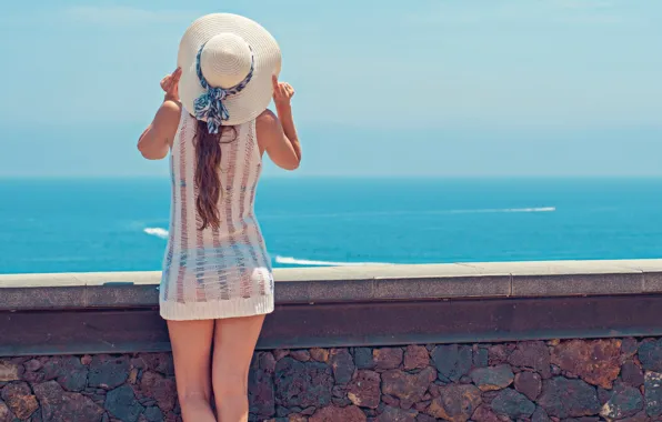 Картинка girl, wall, summer, sky, hat, beach girl, beautiful beach