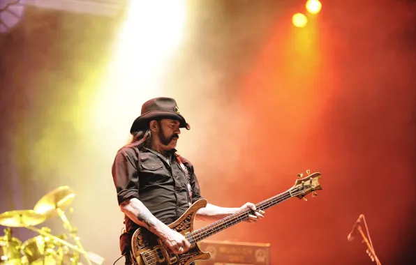 Свет, сцена, bass, концерт, rip, lemmy, motorhead, rock n roll