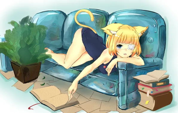 Диван, растение, книги, хвост, лежит, леденец, ушки, повязка на глаз