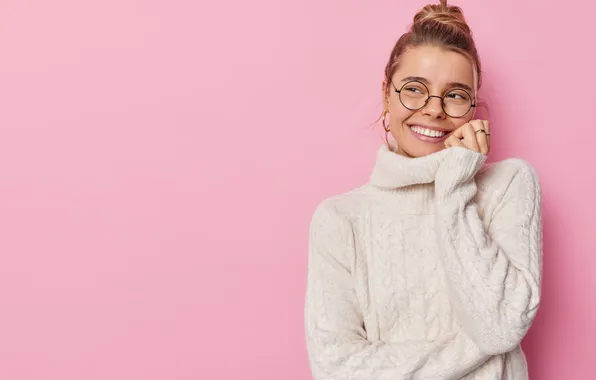 Картинка girl, smile, beauty, glasses, sweater