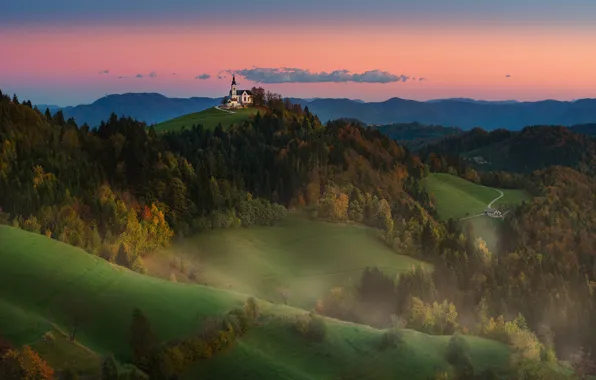 Картинка пейзаж, горы, природа, холмы, церковь, леса, луга, Словения