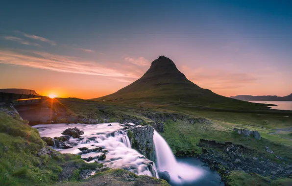 Картинка гора, водопад, утро, Исландия, Iceland, Kirkjufel