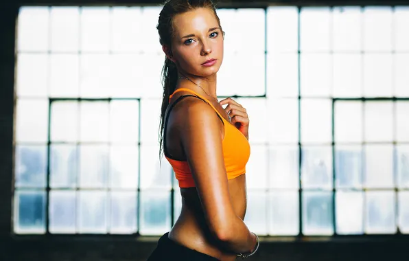 Blue eyes, women, blonde, sweat, yoga pants, looking at viewer, sports jerseys, sports bra