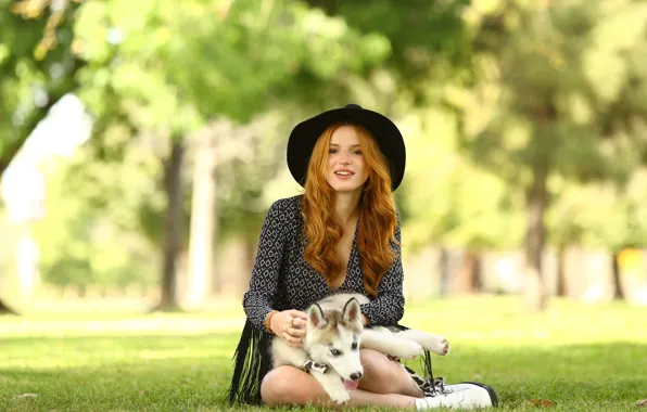 Девушка, парк, собака, актриса, Bella Thorne