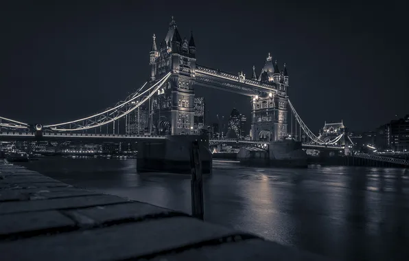 London, Suspension Bridge, Night