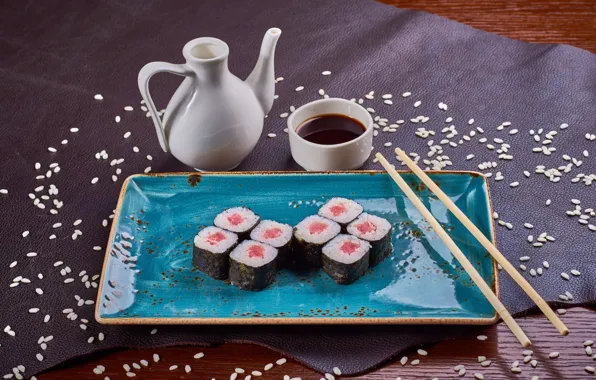 Рис, соус, кунжут, роллы