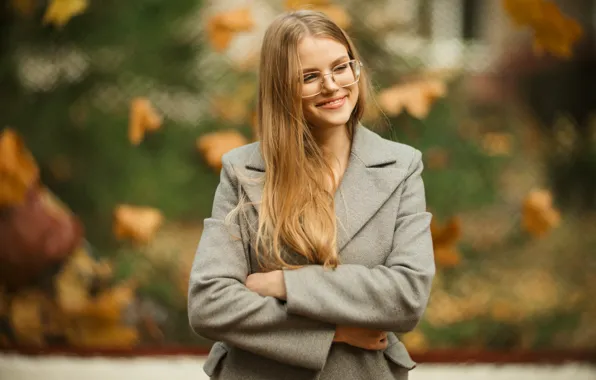 Осень, девушка, природа, поза, улыбка, настроение, листва, позитив