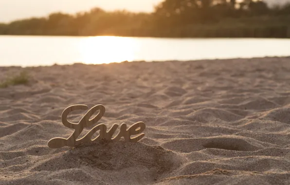 Песок, пляж, любовь