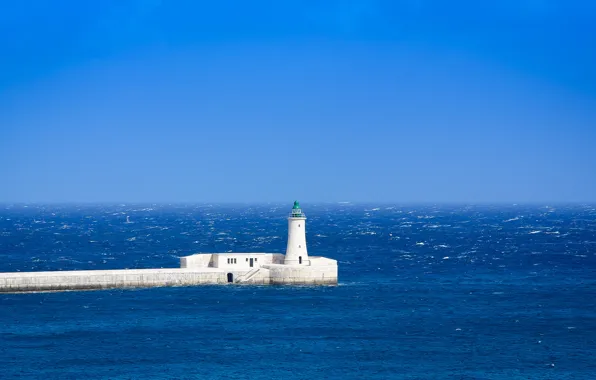 Картинка море, маяк, горизонт, голубое небо, море взволнованное