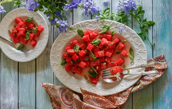 Цветы, арбуз, тарелка, кусочки