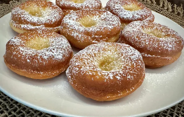 Plate, doughnuts, sugar powder