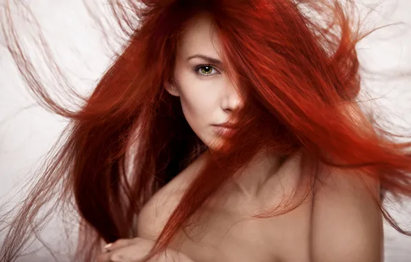 Картинка взгляд, девушка, ресницы, модель, рыжие волосы, плечи