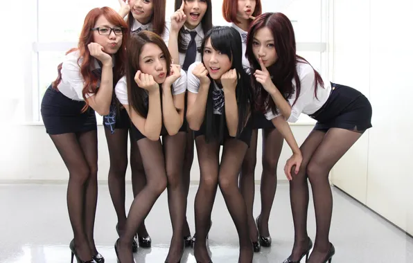 Картинка Mini, Black Skirt, Black Footwear, Yumi, Wink, Weather Girls, Nuenue, Miniskirt