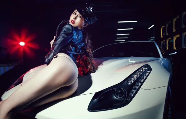 Взгляд, Ferrari, азиатка, Эротика, красивая девушка, белый авто, позирует на капоте