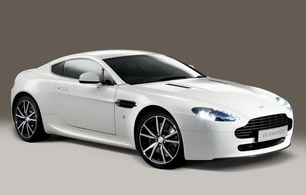 Белый, Aston Martin, Vontage