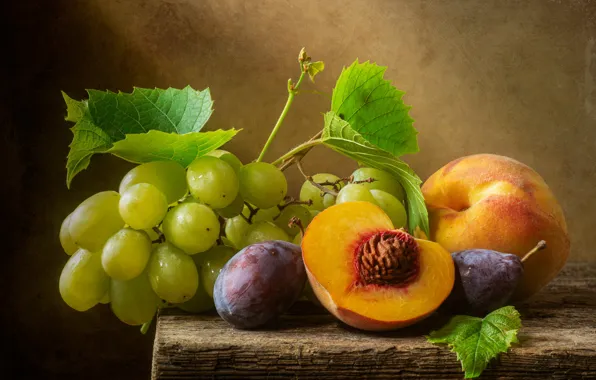 Картинка виноград, натюрморт, персики, сливы, Максим Вышарь