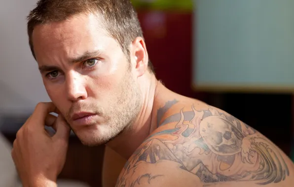 Тату, актер, плечо, Тейлор Китч, Taylor Kitsch, Особо опасны, Savages