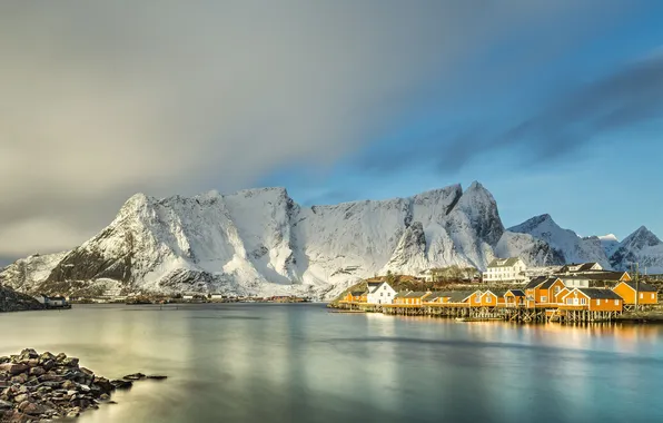 Картинка небо, горы, берег, побережье, дома, Норвегия