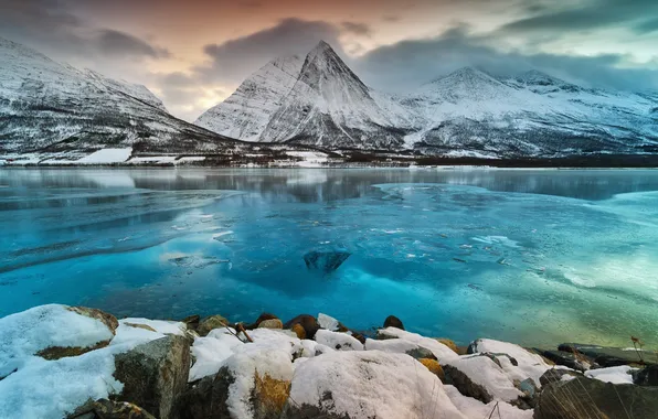 Картинка зима, снег, горы, природа, река, рассвет